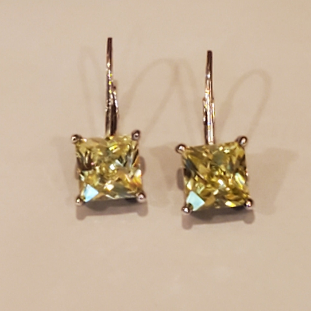 JjT Sterling Silver Green CZ Earrings
